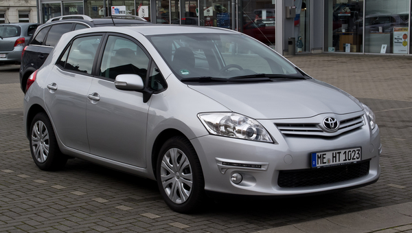 TOYOTA AURIS HSD 136H STYLE Hybride essence électrique